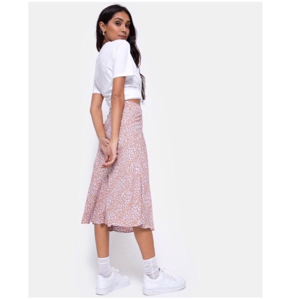 β’ 4X H P β’ Motel Tauri Midi Skirt In Leopard Spot - Picture 4 of 6